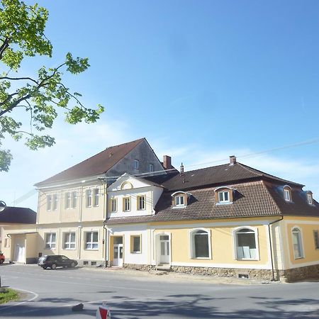 Guest House U Zlateho Jelena Zinkovy Exterior photo