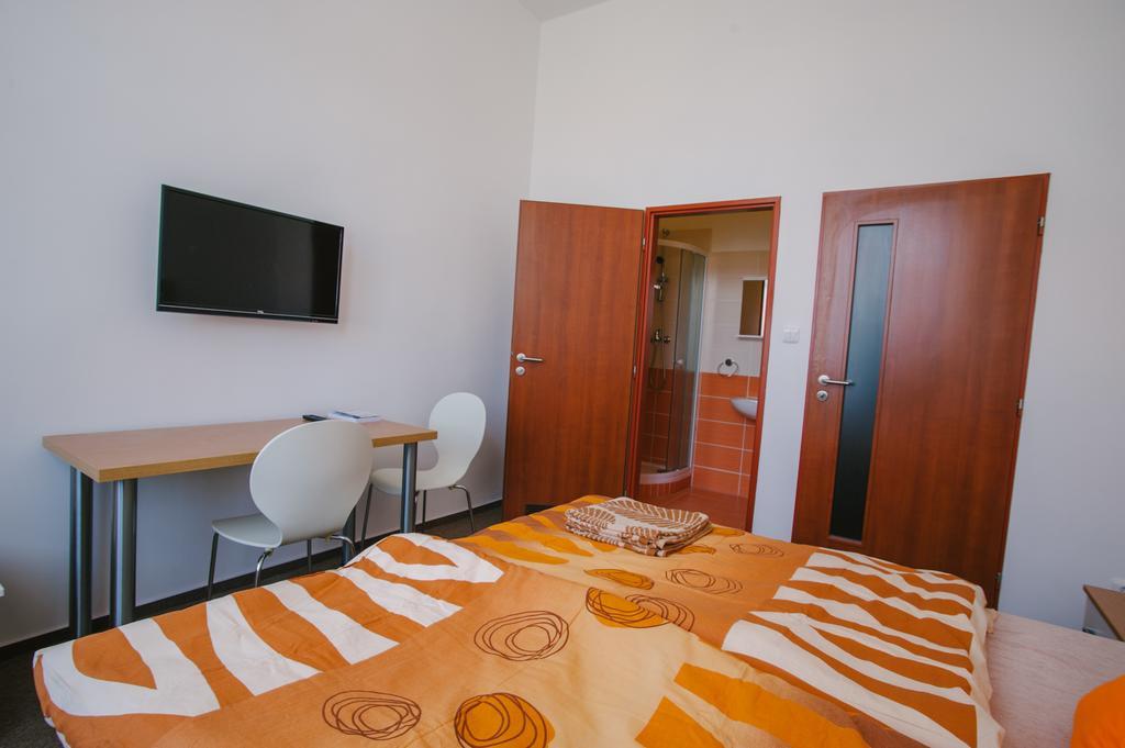 Guest House U Zlateho Jelena Zinkovy Exterior photo